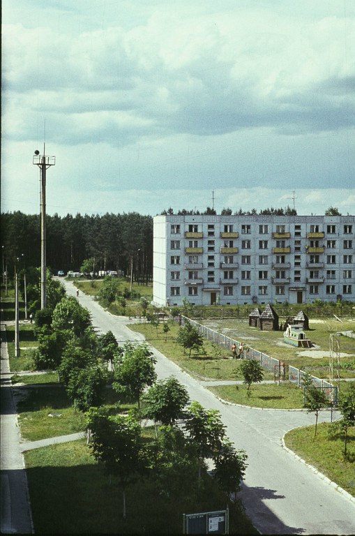 Widok na jedyną ulicę w miasteczku - ulicę Korolowa.